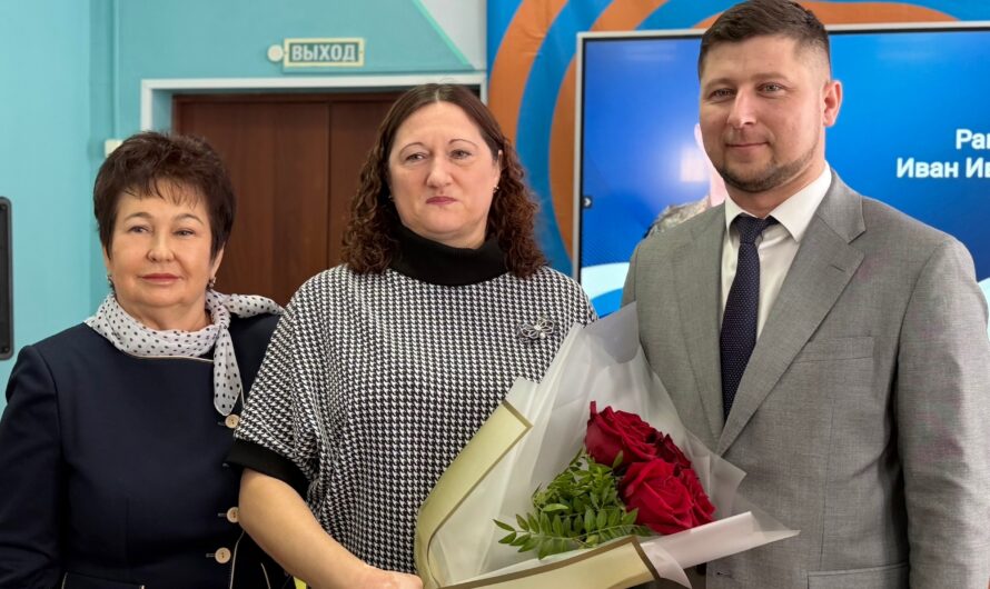 В Сорочинске и.о министра региональной политики Юрий Мироненко открыл многофункциональный центр «Жизнь после Победы»