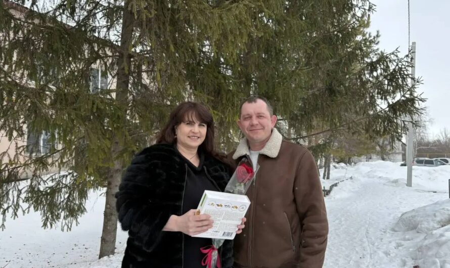 Отделение полиции по Красногвардейскому району провели ежегодную акцию «8 марта в каждый дом»(12+)