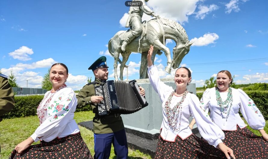 Как вежливые казаки сделали Париж модным, бородатым и “по-лошадиному” красивым