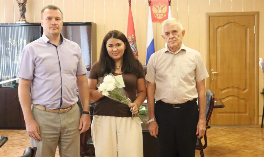 В Красногвардейском районе вручили  государственные награды дочерям участников специальной военной операции