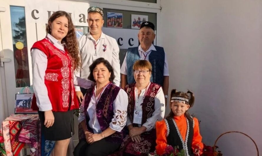 Единство в традициях: избирательный участок в Пролетарском сельсовете украсили по-особому