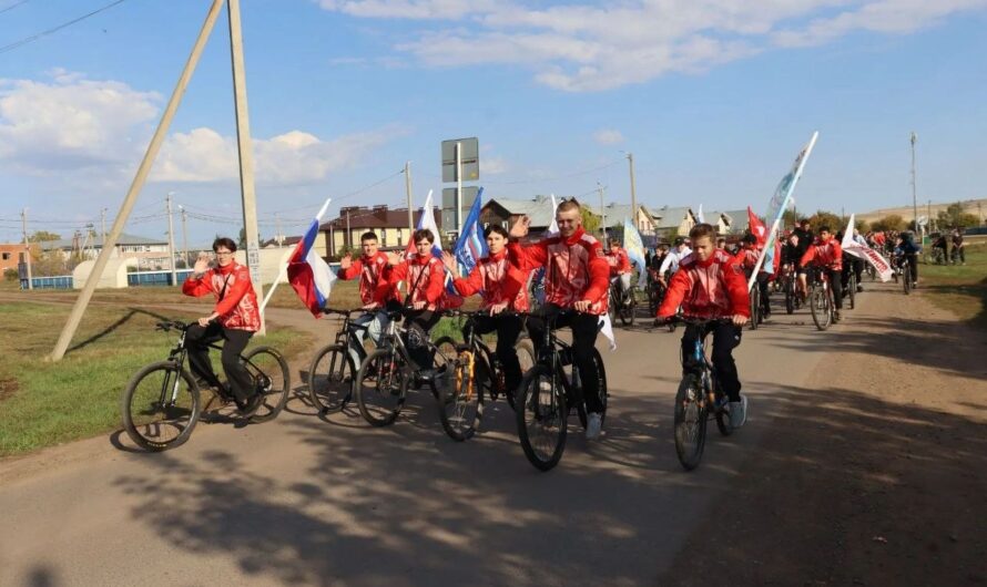Спорт против наркотиков: в Красногвардейском районе прошел традиционный осенний велопробег