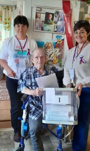 100-летний ветеран Великой Отечественной войны Иван Сонин принял участие в выборах