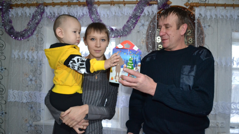 Накануне Нового года дети мобилизованных граждан и добровольцев Ташлинского района получают подарки