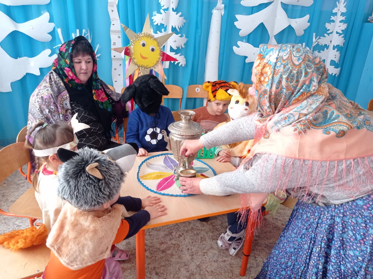 Веселый святочный праздник для дошколят устроили в Алексеевском детском саду