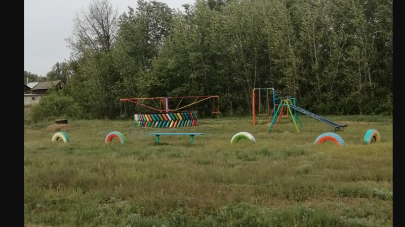 Детская площадка в Черноярово заиграла новыми красками
