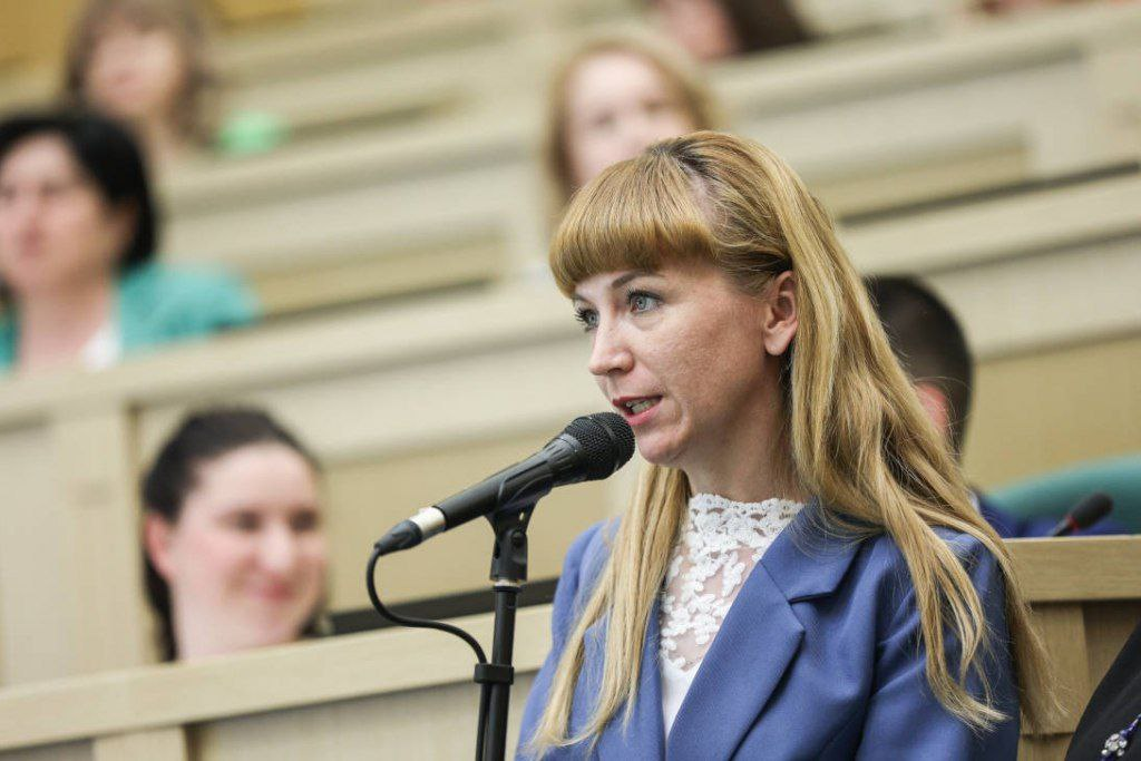 Воспитатель Ташлинского детского сада «Дарование» Юлия Ливинец выступила в Совете Федерации в Москве