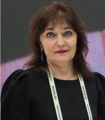Медногорская Детская школа искусств признана лучшей. Награду получила ее директор Татьяна Майорова