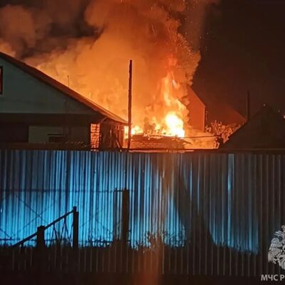 На пожаре в Грачевке травмирован мужчина