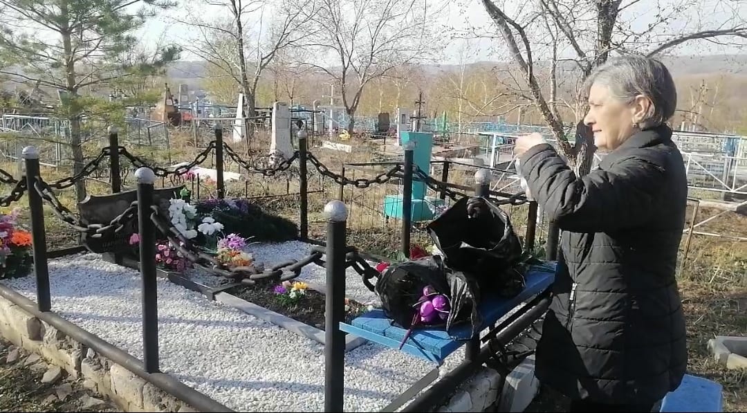 Радоница в ставропольском. Новая могила. Посещение кладбища.