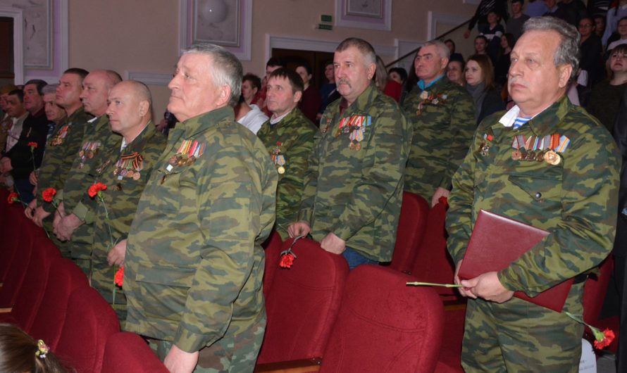 Глава Шарлыкского района поздравил ветеранов с 35-летием со Дня вывода войск из Афганистана