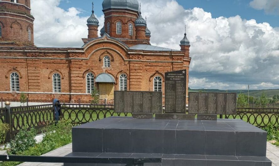 В Зобово Шарлыкского района завершается реконструкция памятника героям Великой Отечественной войны