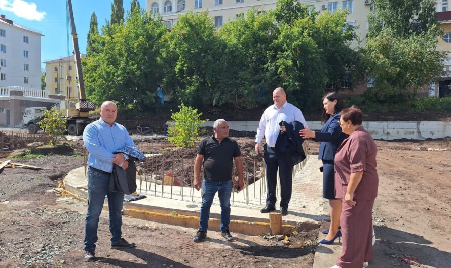 В Медногорске проверили ход благоустройства центральной площади и улицы Советской