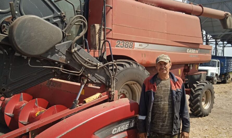 Житель Шарлыкского района вошёл в десятку лучших комбайнёров Оренбуржья