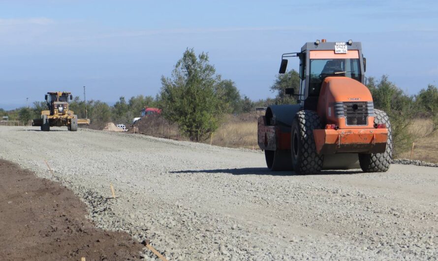 В Саракташском районе восстанавливают дорогу к селу Желтое