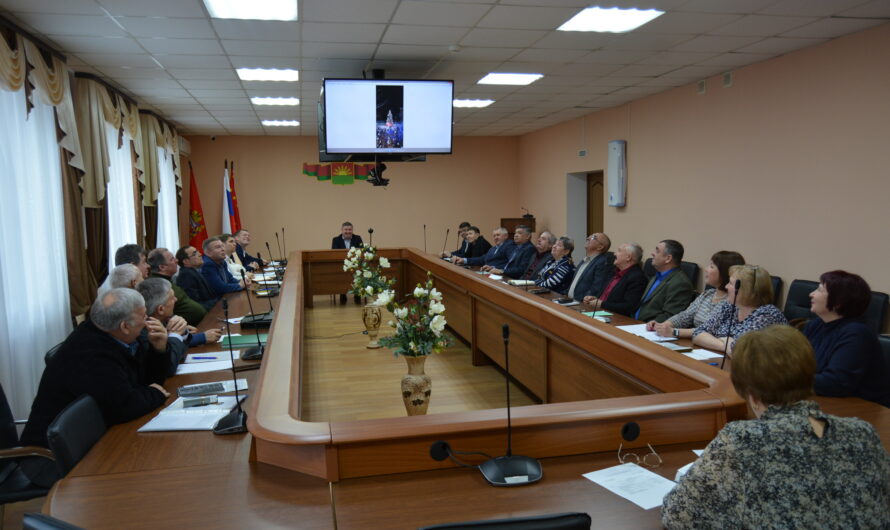 От новогодних огней — к серьёзным задачам: о чём говорили главы сельсоветов на первом совещании года