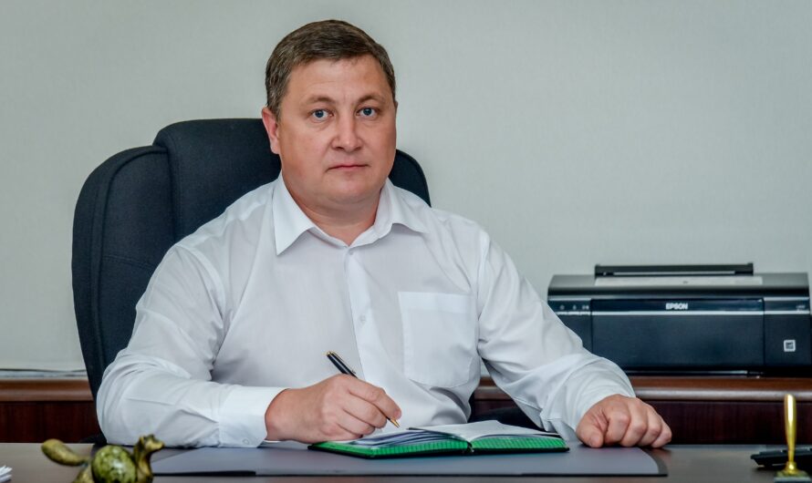 Глава Шарлыкского района поздравил пожарных с профессиональным праздником