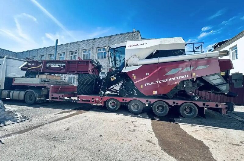 В Бугурусланский сельхозтехникум поступил высокотехнологичный комбайн «НОВА-340»