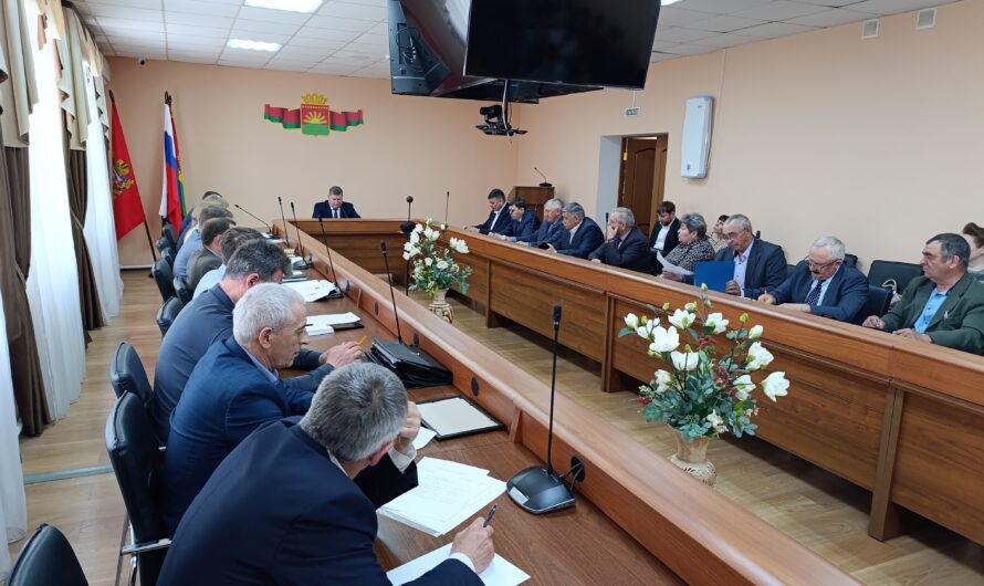 Глава Шарлыксокго района провёл совещание с главами сельсоветов