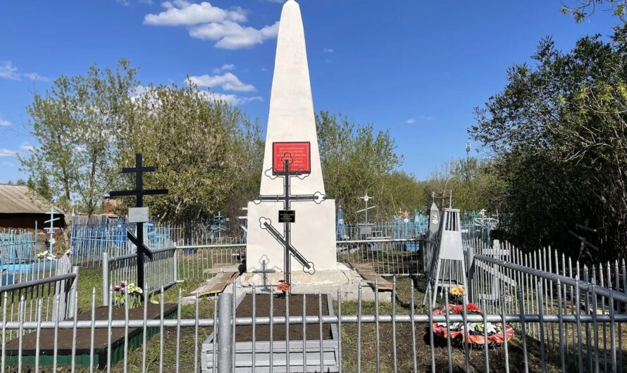 В Шарлыке дали новую жизнь памятнику красноармейцам