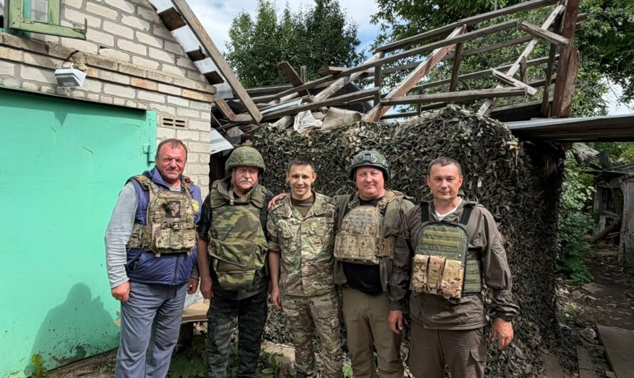 Тепло родного дома доставили на передовую из Шарлыкского района
