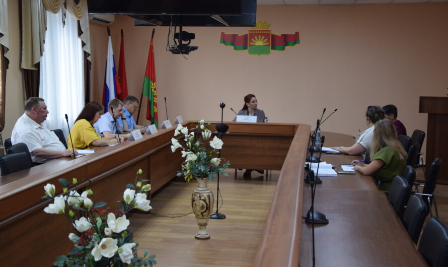 Уполномоченный по правам человека в Оренбургской области провела приём в Шарлыкском районе