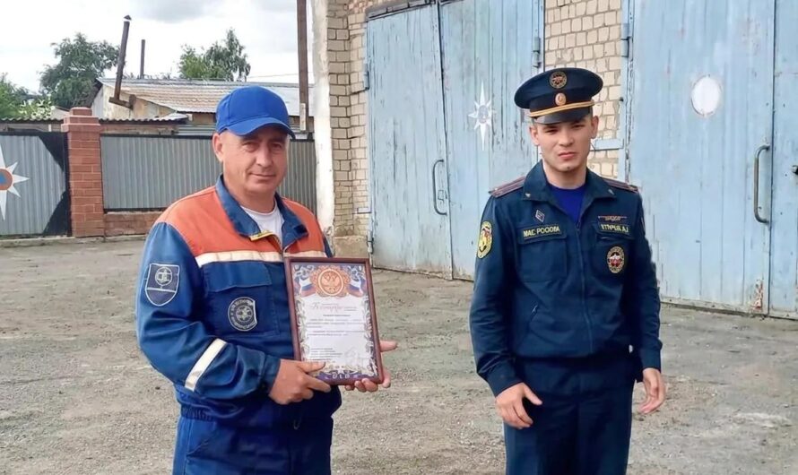 В Оренбуржье электромонтер  вывел человека из огня и помог спасти поселок