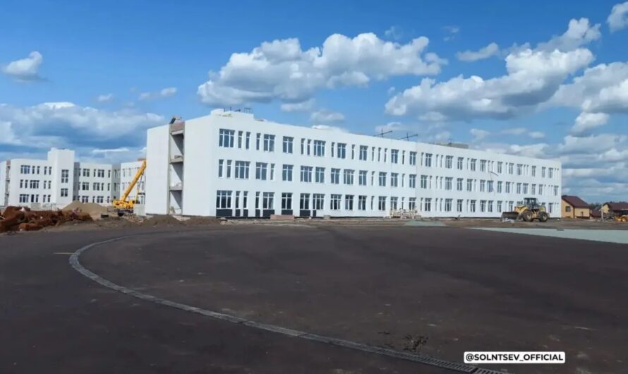 Школа на 1 135 мест в «Приуралье» готова на 60%: Евгений Солнцев оценил ход строительства