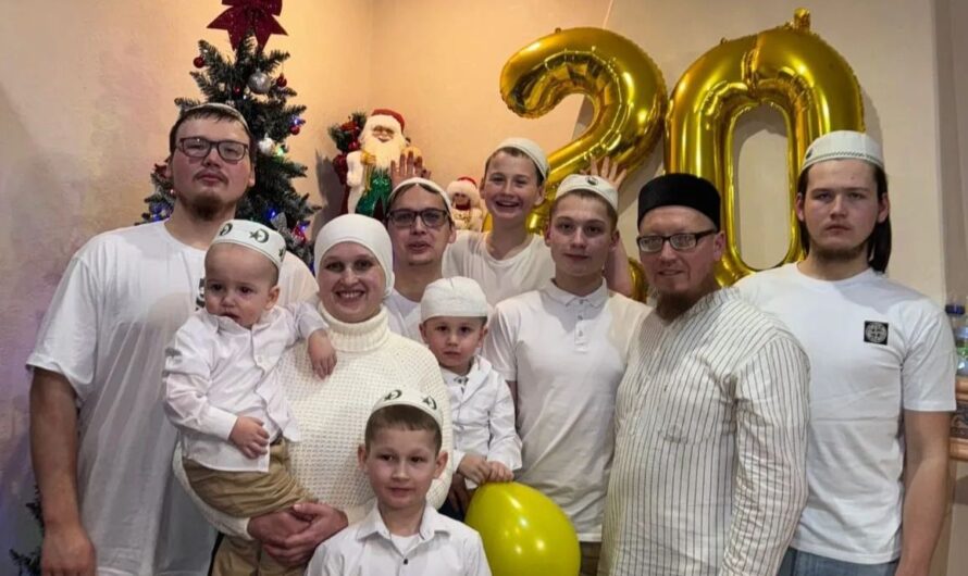 Многодетную семью Кутуевых из Шарлыкского района наградили орденом «Родительская слава»