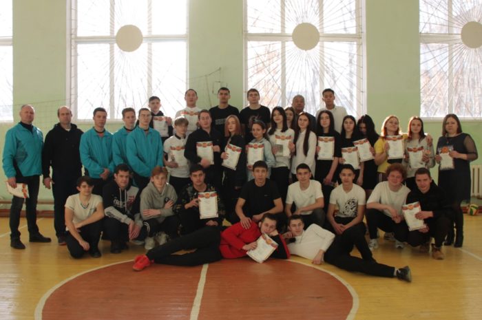 День студента учащиеся Новоорского и Энергетикского филиалов техникума отметили спортивным праздником