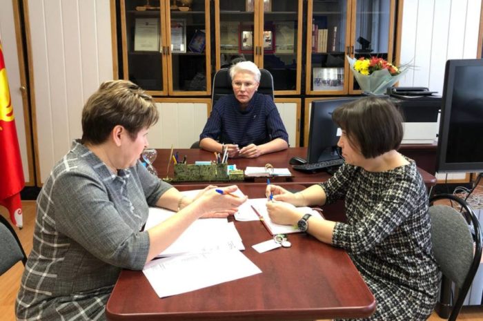 Елена Семёнов рассказала о предстоящих в 2023 году ремонтных работах в образовательных учреждениях Новоорского района