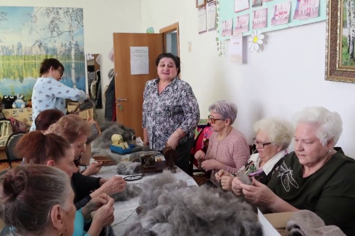 Волонтеры культуры Новоорского района участвуют в акции «Тепло для своих»