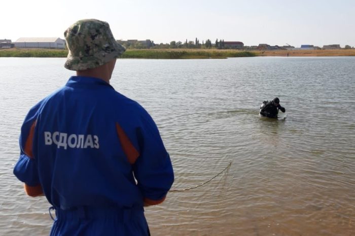 В районе Новоорска в озере Тёплое утонул мужчина