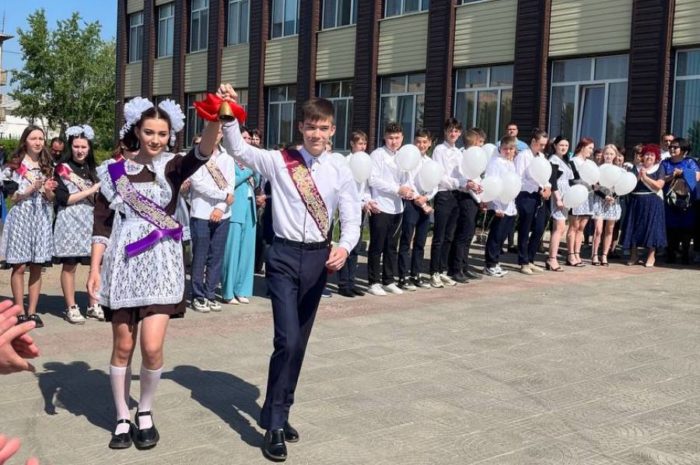 В школах Новоорского района начали звенеть последние звонки