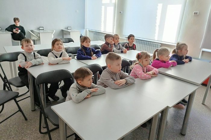 Энергетикские дошколята побывали на экскурсии в школе