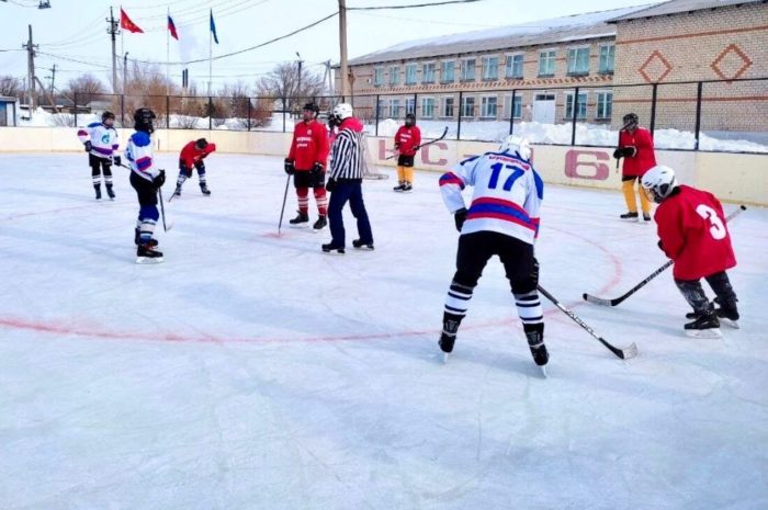 Новоорчанин Сакен Жакасов рассказал о возрождении и развитии хоккея в районе