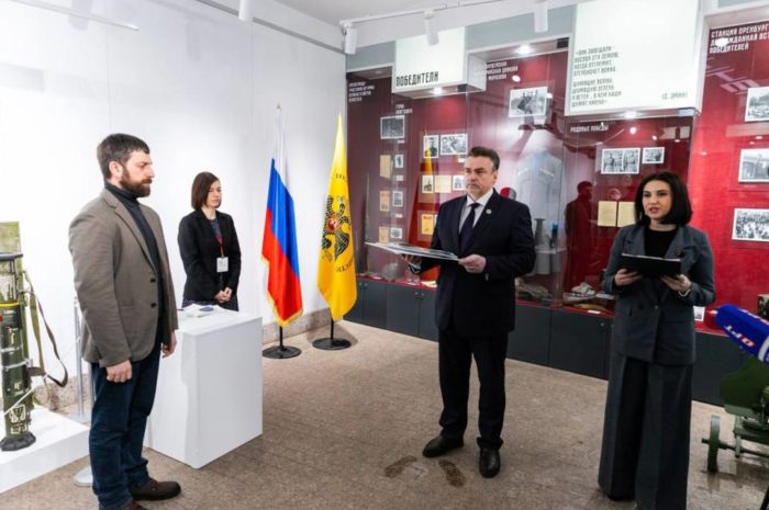 В Оренбурге открылась выставка, посвященная специальной военной операции
