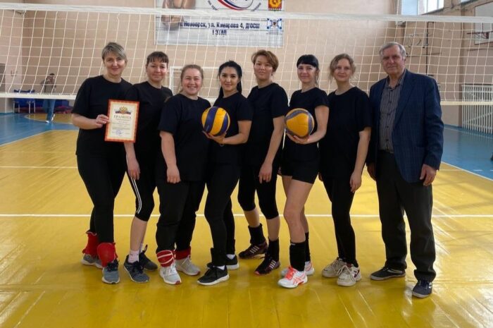 Команда педагогов Новоорского района – победитель областных соревнований по волейболу