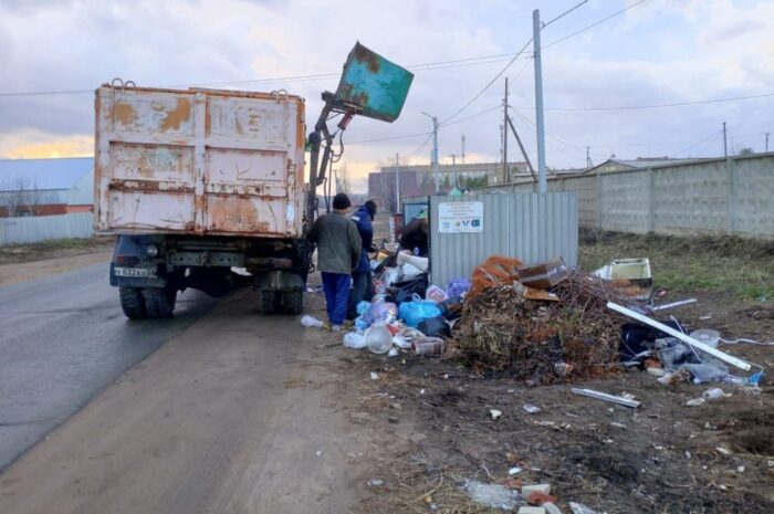 Паводковая ситуация осложняет вывоз мусора в Новоорском районе