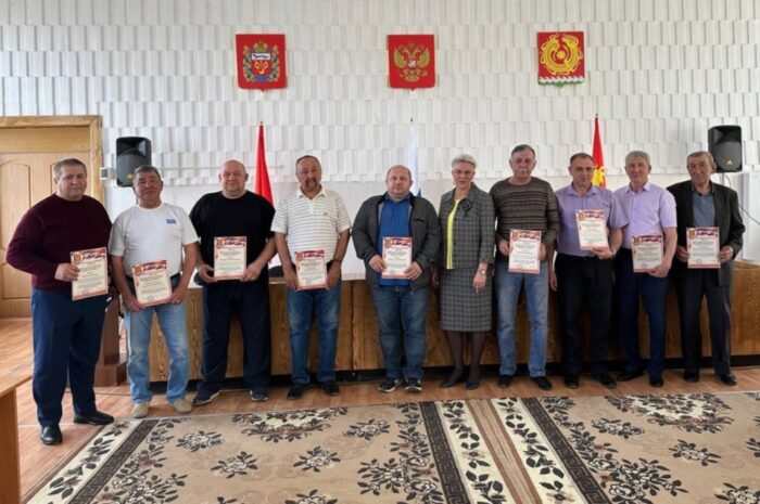 В Новоорске День местного самоуправления отметили вручением областных и муниципальных наград