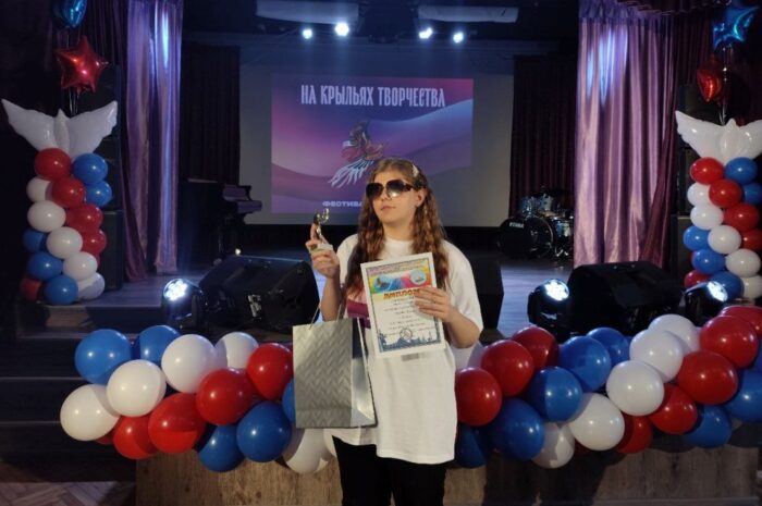 Новоорчанка Арина Мамина приняла участие в конкурсе в Москве и спела с Дианой Гурцкой