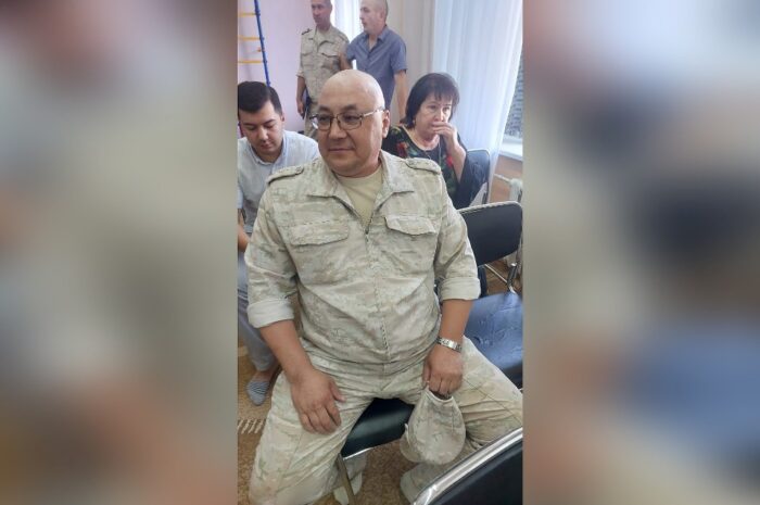 Командир роты посвятил стихи бойцу из Новоорска Жану Акшатаеву