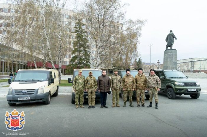 В зону СВО из Оренбурга отправили автомобили для казаков-добровольцев