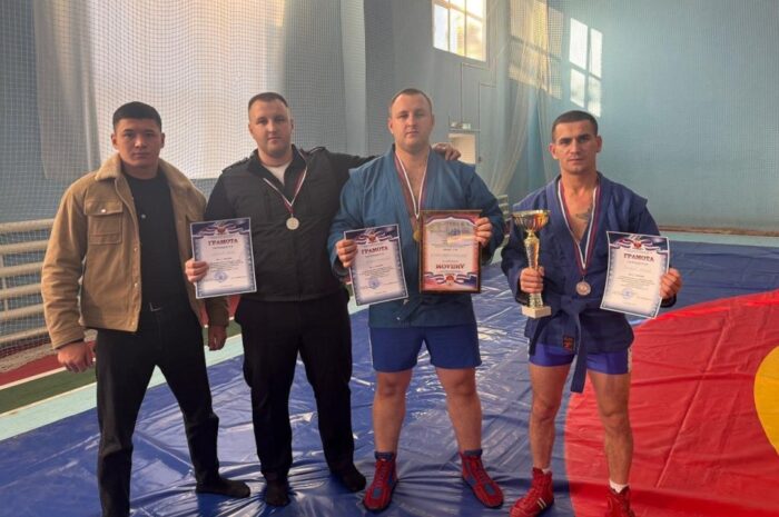 Команда сотрудников ОМВД России по Новоорскому району стала победителем чемпионата по самбо