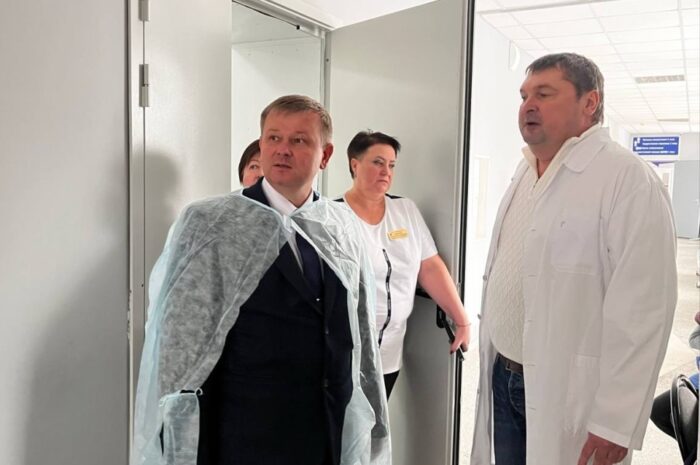 Александр Ващенко с рабочим визитом посетил Ириклинскую районную больницу