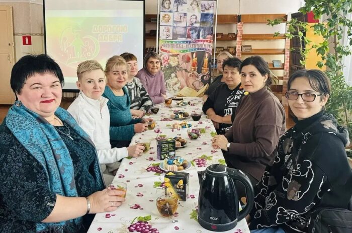 В Новоорской библиотеке прошла встреча клуба «Дорогою добра»