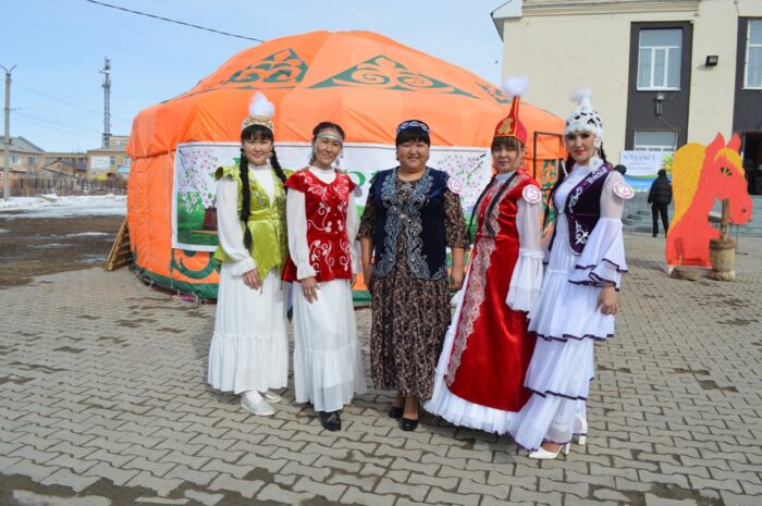 Жители и гости Новоорского района встретили весенний праздник «Наурыз»