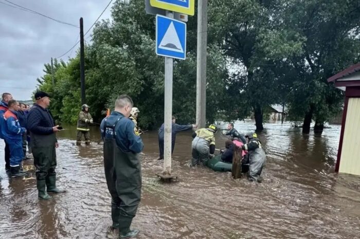 «Единая Россия» оперативно устраняет последствия стихии и помогает жителям Оренбуржья