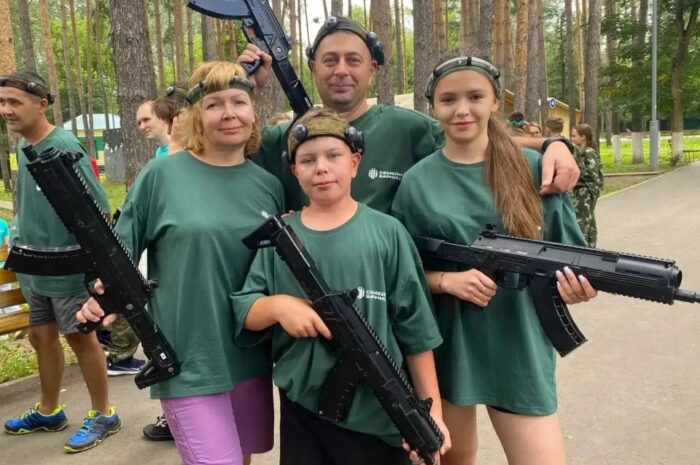 Семья Мелиховых из Новоорска приняла участие в «Семейной зарнице» в Оренбурге