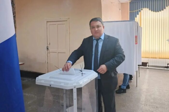 В Новоорском районе жители активно участвуют в голосовании на избирательных участках